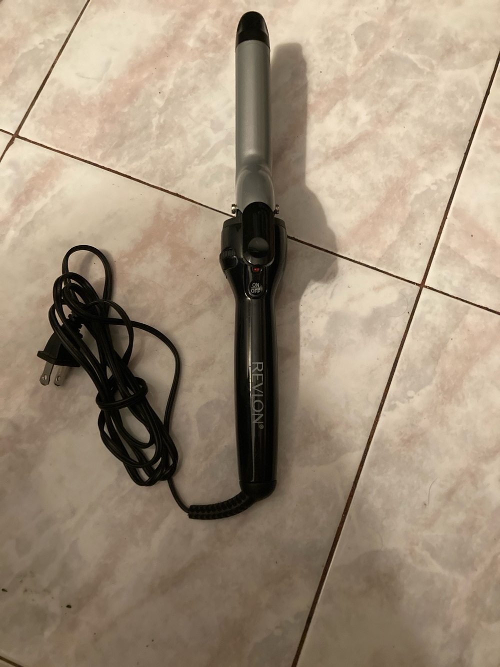 Revlon Ceramic Black and Silver Curling Iron 1 inch